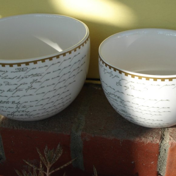 Set of two Holiday bowls == BW Boston Warehouse Trading - Picture 2 of 6